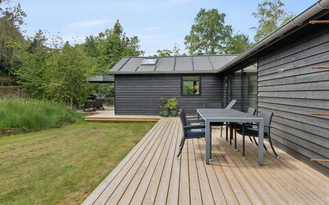 Ion - 750M from the Sea: Træ, Tag, Sidespor, Hjem, Hus, Sommerhus, Dæk, Bunddække, Have, Planke