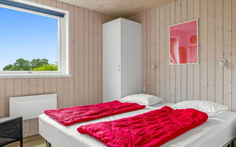 Anabel - 800M from the Sea: Træ, Soveværelse, Seng, Etage, Sengetøj, Sengetøj, Bed Frame, Hjem, Hårdttræ, Bejdse