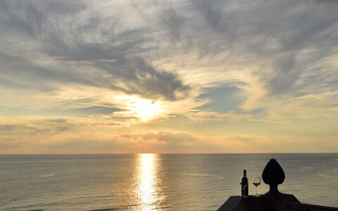 La Casa in Riva al Mare: Himmel, Horisont, Vand, Sky, Daytime, Krop Af Vand, Vandressourcer, Hav, Solnedgang