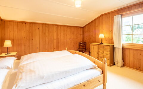 Chalet Cauma: Træ, Indretning, Seng, Soveværelse, Møbel, Bed Frame, Etage, Sengetøj, Værelse, Sengetøj