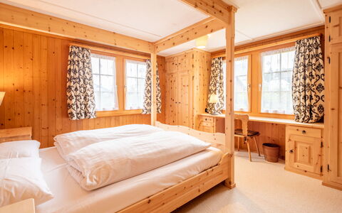 Chalet Cauma: Træ, Indretning, Loft, Hjem, Møbel, Værelse, Hårdttræ, Bejdse, Soveværelse, Seng