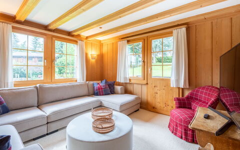 Chalet Cauma: Indretning, Træ, Møbel, Gulvbelægning, Couch, Etage, Hjem, Stue, Værelse, Loft