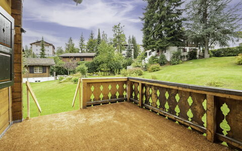 Chalet Cauma: Busk, Have, Land Lot, Bunddække, Lawn, Landscaping, Gård, Bejdse, Backyard, Hegn