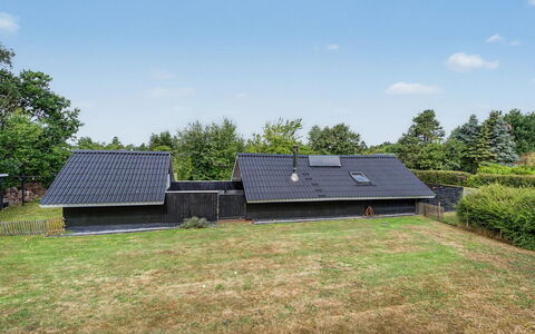 Ragnborg - 700M from the Sea: Græs, Tag, Hus, Hjem, Sommerhus, Bunddække, Have, Lawn, Hældning, Skygge