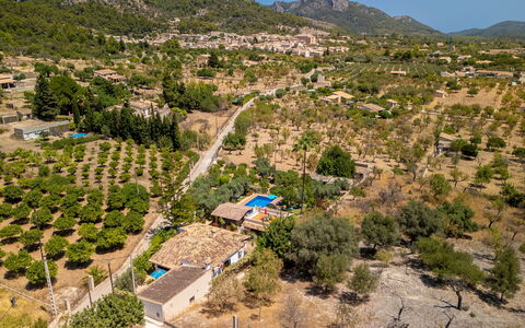 Cas Pobler: Træ, Hill Station, Landsby, Eco Hotel, Estate, Udvej, Bjerglandsby, Hacienda, Luftfotografering, Fugleperspektiv