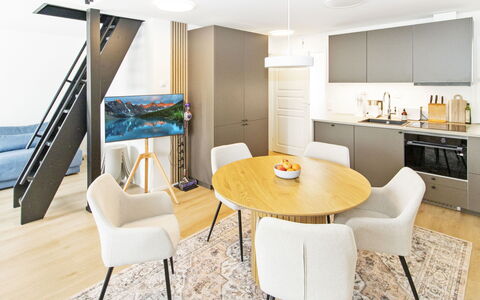 Villa Viktoria: Svømmepøl, Udvej, Hjem, Eco Hotel, Estate, Gårdhave, Villa, Gårdsplads, Design, Udendørs Møbler