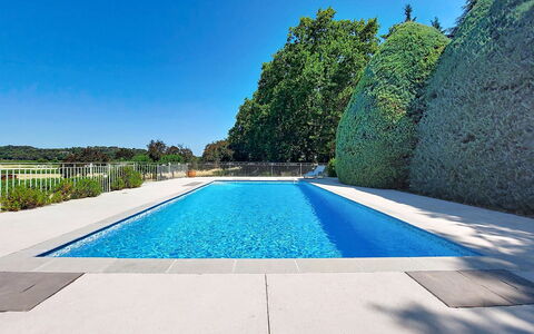 Chateau Payan: Blå, Svømmepøl, Kompositmateriale, Water Feature, Have, Landscaping, Skygge, Flise, Udvej, Design