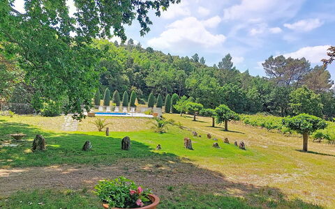 Chateau Payan: Svømmepøl, Udvej, Hjem, Eco Hotel, Estate, Gårdhave, Villa, Gårdsplads, Design, Udendørs Møbler