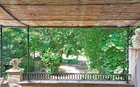Chateau Payan: Svømmepøl, Udvej, Hjem, Eco Hotel, Estate, Gårdhave, Villa, Gårdsplads, Design, Udendørs Møbler