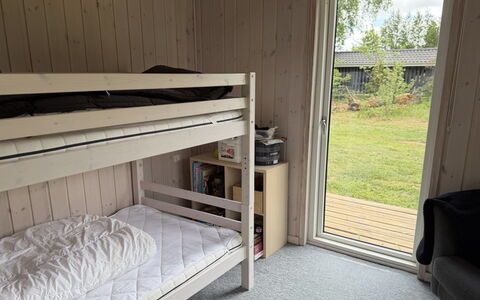 Eikka - from the Sea: Træ, Bejdse, Køjeseng, Hårdttræ, Bed Frame, Soveværelse, Planke, Garden Bygninger, Sovesal, Sidespor