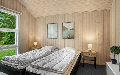 Eikka - from the Sea: Soveværelse, Træ, Seng, Indretning, Sengetøj, Etage, Gulvbelægning, Sengetøj, Loft, Bed Frame