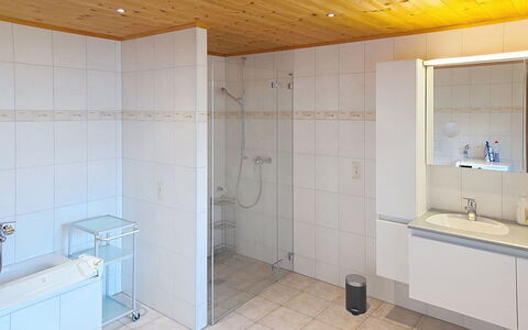 Casa Peist: Gulvbelægning, Etage, Sanitærarmatur, Indretning, Loft, Badeværelse, Vvs, Håndvask, Værelse, Tap