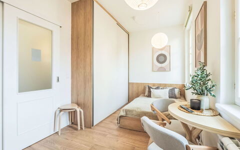 Soukenická: Møbel, Indretning, Gulvbelægning, Etage, Væg, Soveværelse, Seng, Træ, Værelse, Loft