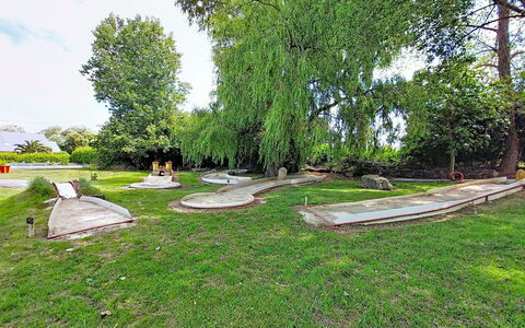 Le Kernic 2: Altan, Villa
