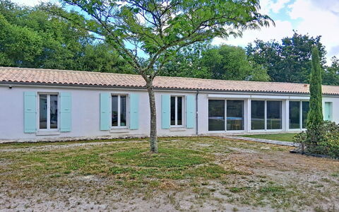 Mouleron: Altan, Villa