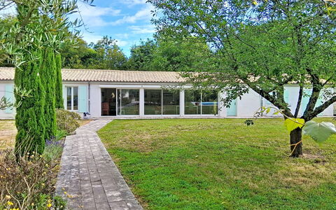 Mouleron: Altan, Villa