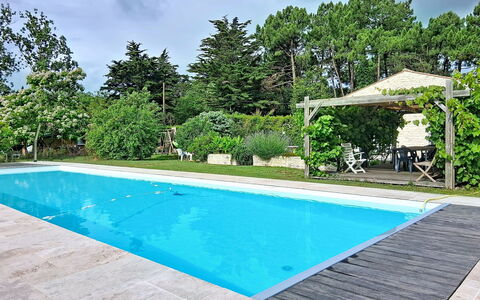 Mouleron: Altan, Villa