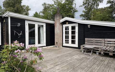 Nis - 1.4Km from the Sea: Dør, Hjem, Sommerhus, Sidespor, Gård, Backyard, Garden Bygninger, Dæk, Udendørs Møbler, Veranda