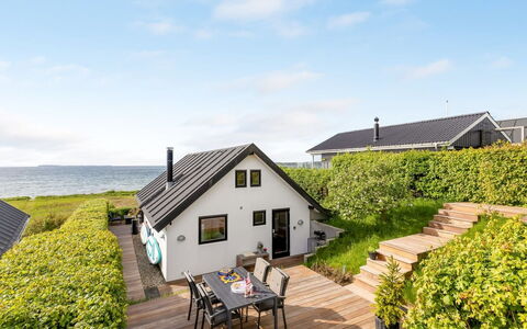 Femija - 50M from the Sea: Hus, Hjem, Tag, Sommerhus, Estate, Hældning, Stuehus, Kyst, Eco Hotel, Altan