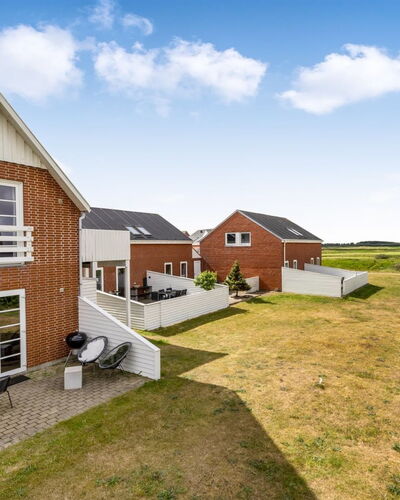 Outi - 1.5Km from the Sea
