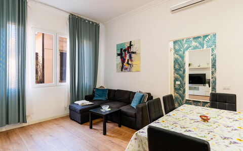Sanremo 41: Indretning, Gulvbelægning, Etage, Loft, Lejlighed, Skygge, Stol, Lysarmatur, Lampe, Stueplante