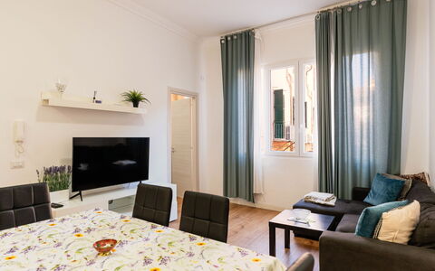 Sanremo 41: Indretning, Gulvbelægning, Etage, Loft, Lejlighed, Skygge, Stol, Lysarmatur, Lampe, Stueplante