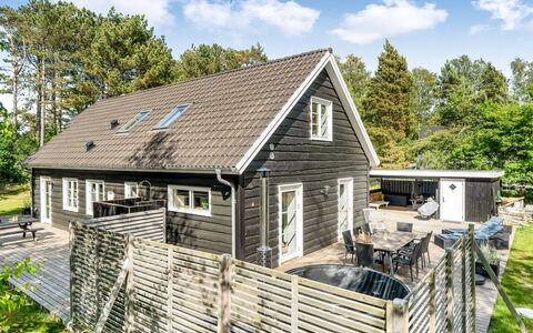 Stanko - 300M from the Sea: Hus, Sommerhus, Hjem, Sidespor, Garden Bygninger, Bjælkehytte, Planke, Hårdttræ, Stuehus, Veranda