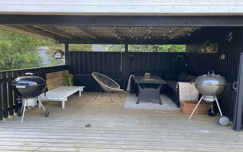 Stanko - 300M from the Sea: Træ, Møbel, Udendørs Møbler, Backyard, Have, Skygge, Dæk, Stol, Udendørs Bord, Hårdttræ