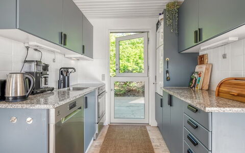 Blagica - 600M from the Sea: Køkken, Køkken Apparat, Større Bandage, Countertop, Indretning, Gulvbelægning, Møbel, Komfur, Cabinetry, Husholdningsapparat
