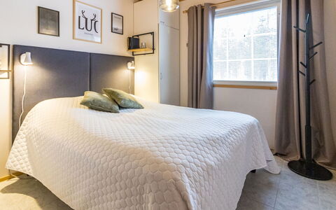 Luonnonrauha a: Seng, Soveværelse, Indretning, Sengetøj, Møbel, Loft, Sengetøj, Textile, Sengetøj, Belysning