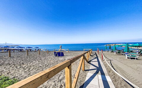 Cecina 570: Blå, Krop Af Vand, Strand, Horisont, Hav, Coastal Og Oceaniske Landskabsformer, Kyst, Ocean, Kyst, Skygge
