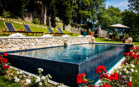Villa Veneta - Historic Villa in the Prosecco Hill: Blå, Svømmepøl, Water Feature, Have, Landscaping, Skygge, Design, Backyard, Udendørs Møbler, Flise