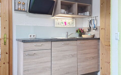 Boutique Appartement Tauernblick: Træ, Cabinetry, Møbel, Indretning, Gulvbelægning, Køkkenvask, Køkken, Køkken Apparat, Countertop, Hjem