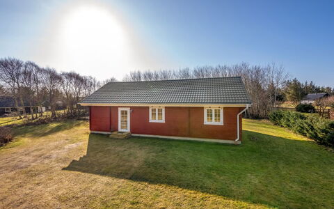 Taija - 200M to the Fjord: Tag, Hus, Almindeligt, Landdistrikt, Sommerhus, Hjem, Lawn, Garden Bygninger, Gård, Estate