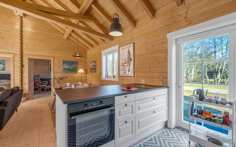 Taija - 200M to the Fjord: Træ, Gulvbelægning, Loft, Indretning, Etage, Køkken, Hjem, Dør, Sommerhus, Countertop