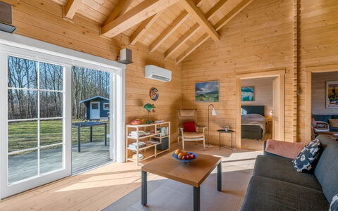 Taija - 200M to the Fjord: Træ, Hjem, Sommerhus, Dør, Bjælkehytte, Loft, Garden Bygninger, Sidespor, Skur, Hårdttræ