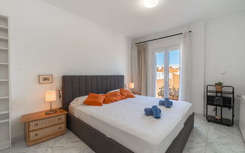 Magrana Pool House: Møbel, Træ, Indretning, Etage, Gulvbelægning, Soveværelse, Værelse, Lejlighed, Hjem, Seng