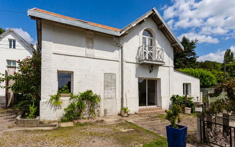 Villerville: Væg, Bygning, Vindue, Hus, Hjem, Boligområde, Busk, Dør, Arkitektur