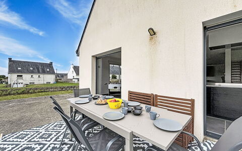 Maison Kergrosse: Hjem, Beton, Indkørsel, Udendørs Møbler, Altan, Dagslys, Villa, Gårdsplads