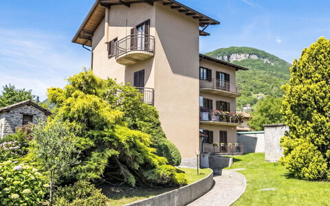 Francesco: Boligområde, Hjem, Altan, Have, Lawn, Gård, Estate, Veranda, Landscaping, Villa