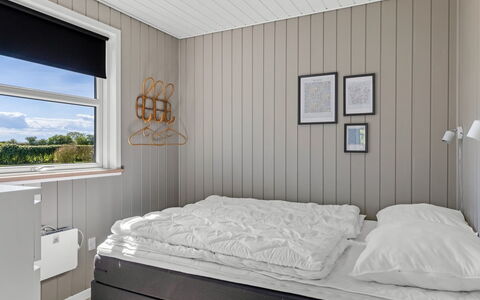 Susianna - 550M from the Sea: Soveværelse, Seng, Træ, Indretning, Etage, Gulvbelægning, Sengetøj, Sengetøj, Loft, Bed Frame