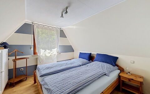 Schömbs: Træ, Soveværelse, Hjem, Seng, Hus, Møbel, Bed Frame, Sengetøj, Sengetøj, Pude