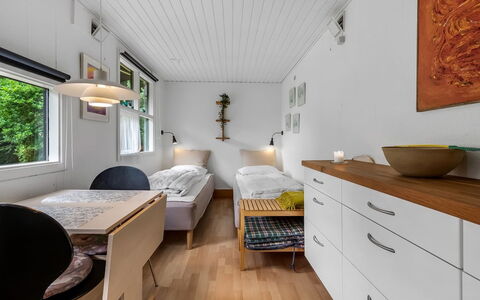 Berenice - 500M from the Sea: Indretning, Væg, Møbel, Træ, Soveværelse, Loft, Etage, Gulvbelægning, Seng, Værelse