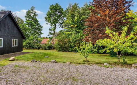 Zelda - 275M from the Sea: Grøn, Træ, Græs, Blad, Busk, Hus, Have, Sommerhus, Land Lot, Landdistrikt