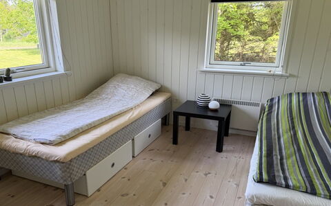 Lucian - from the Sea: Træ, Etage, Gulvbelægning, Soveværelse, Møbel, Seng, Indretning, Bed Frame, Sengetøj, Værelse