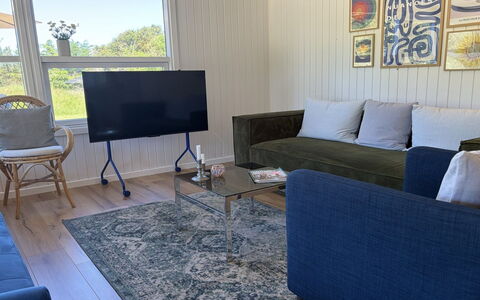 Goce - 300M from the Sea: Møbel, Gulvbelægning, Couch, Etage, Træ, Indretning, Stue, Værelse, Hjem