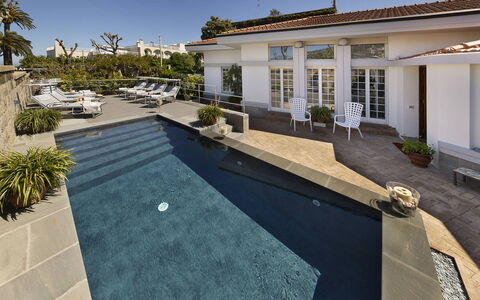 Villa Clara: Svømmepøl, Udvej, Water Feature, Estate, Have, Mansion, Gårdsplads, Villa, Eco Hotel, Landscaping