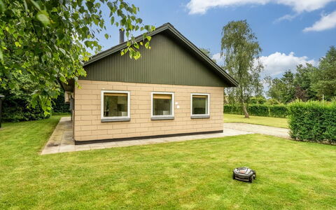 Adisl - 300M to the Fjord: Græs, Hus, Tag, Sommerhus, Hjem, Sidespor, Lawn, Have, Bunddække, Stuehus
