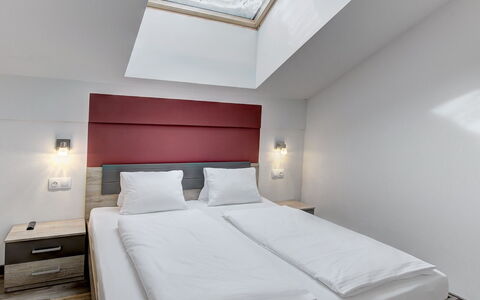 Saalbach-Hinterglemm 150: Indretning, Loft, Soveværelse, Seng, Sengetøj, Bed Frame, Hotel, Sanitærarmatur
