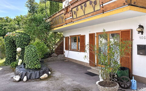 Velden am Wörthersee 39: Træ, Busk, Dør, Sommerhus, Blomsterkrukke, Stueplante, Altan, Gård, Design